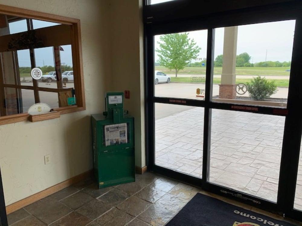 Super 8 By Wyndham Perryville Extérieur photo