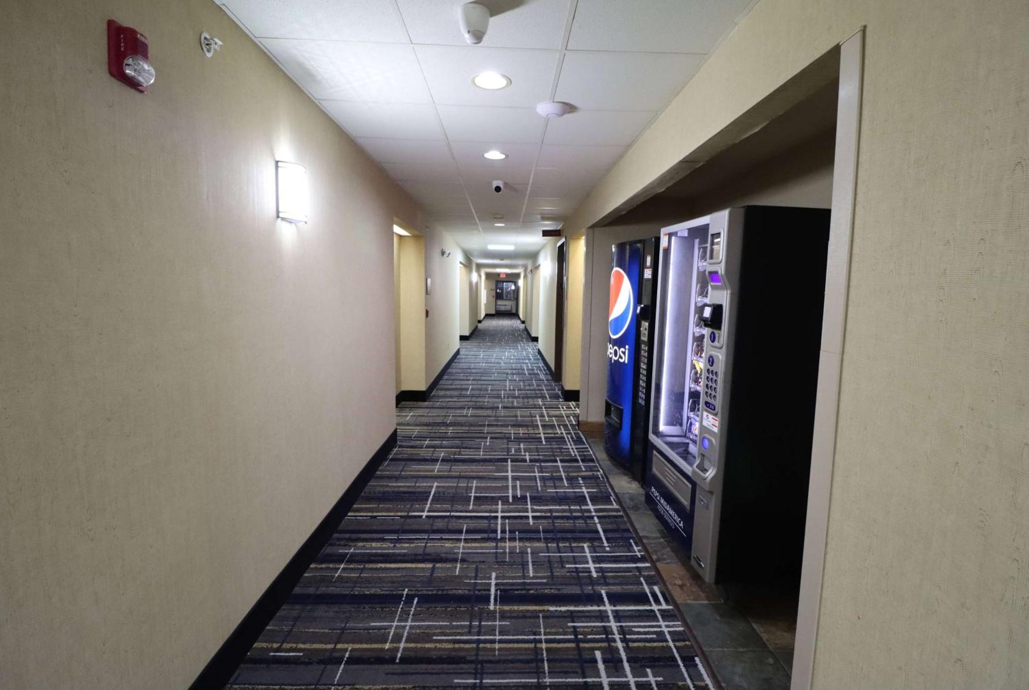 Super 8 By Wyndham Perryville Extérieur photo